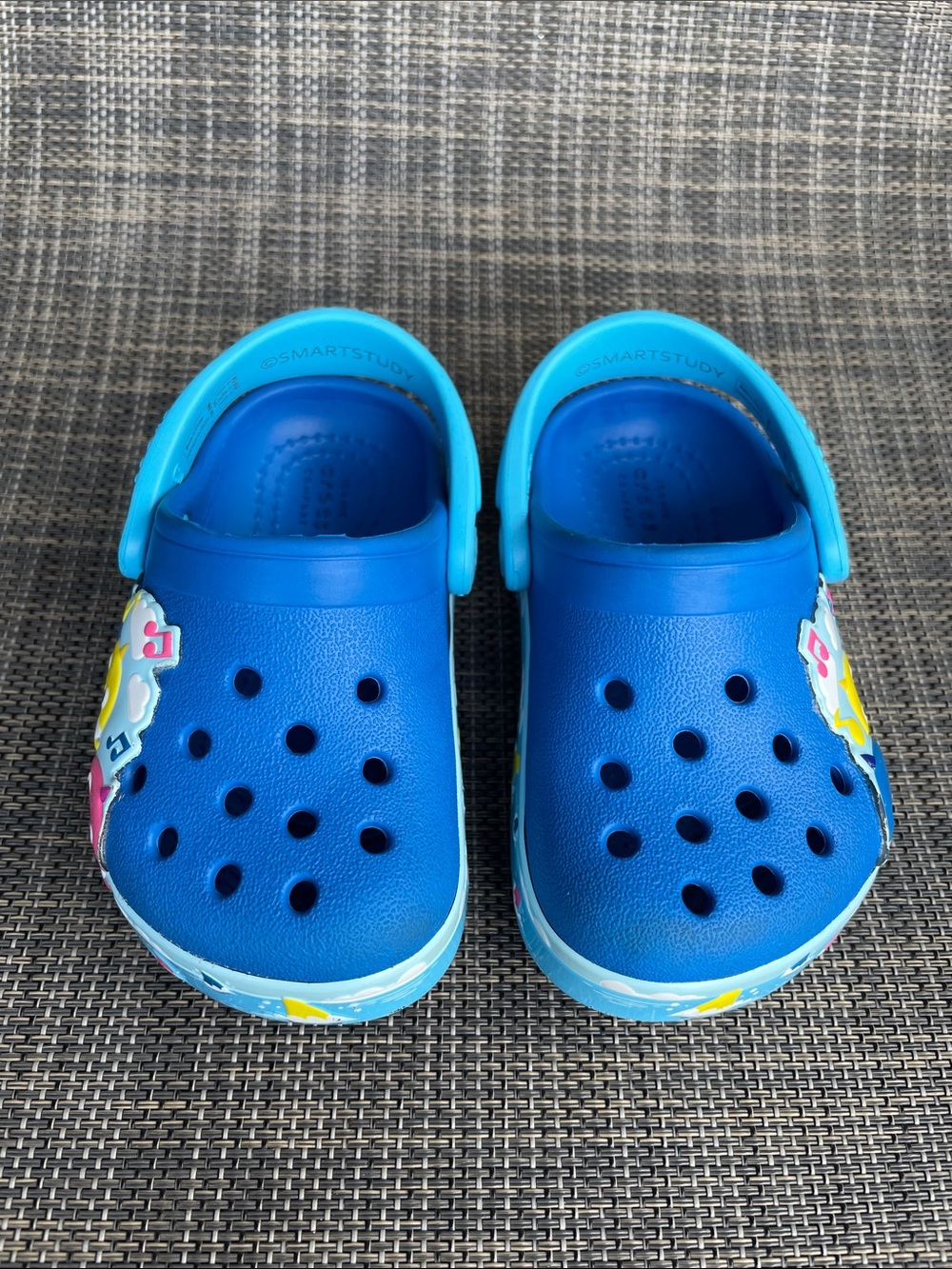 CROCS Baby Shark Pinkfong Band Clogs Slip On Shoes Unisex Infant Toddler Size 4 - Picture 2 of 9